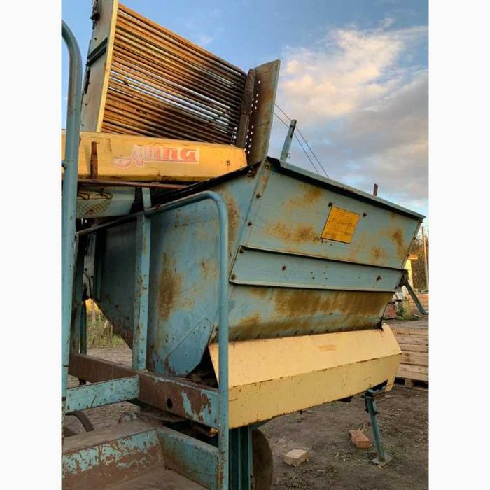 Продам картоплезбиральний ( картофелеуборочный ) комбайн Anna Z644