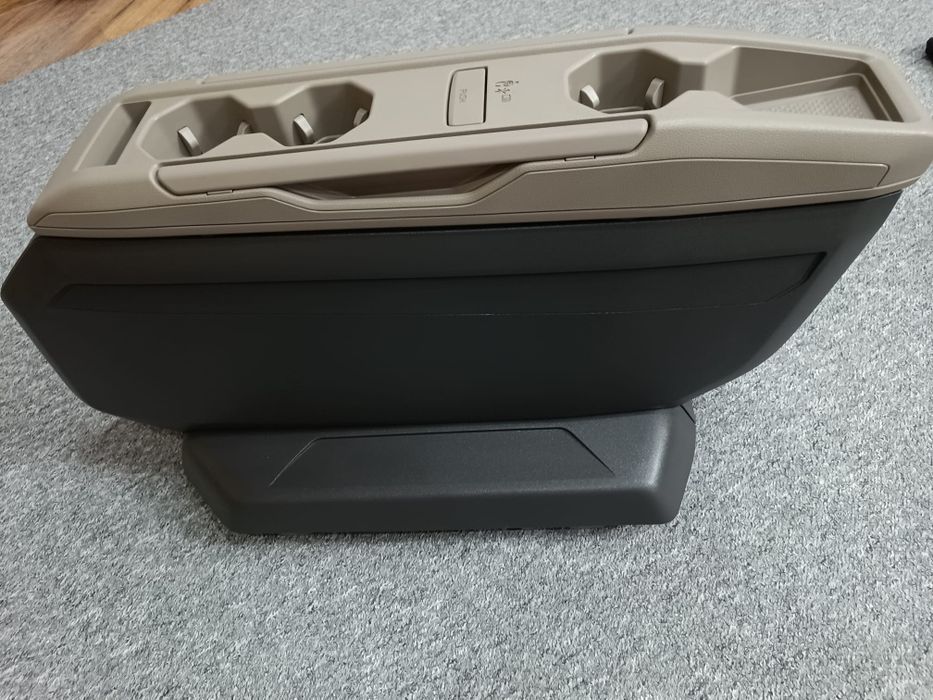 Stoliki VW T7 Multivan