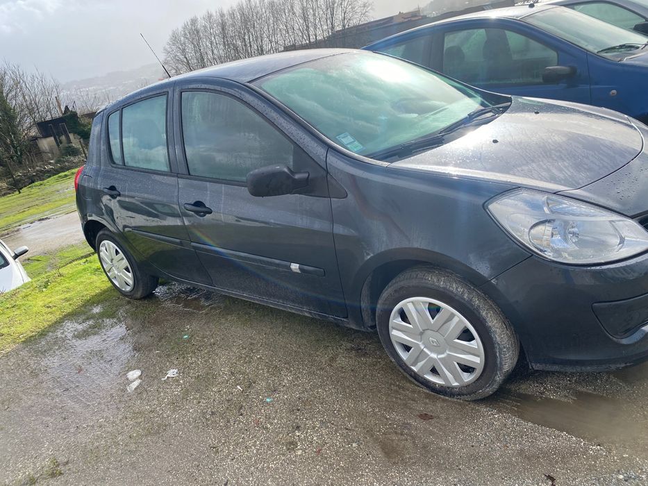 Renault clio III - 1.2 - 75 Cv
