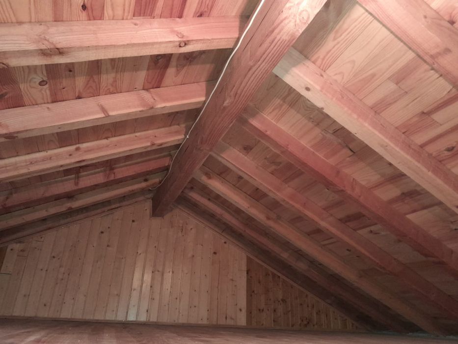 Casa de pedra e madeira toda restaurada.