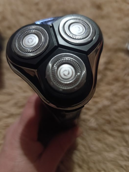 Електробритва нова