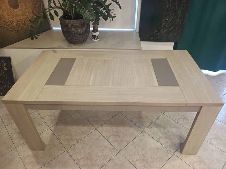 Mesa em ótimo estado.