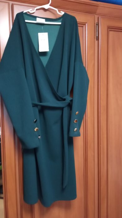 Modna sukienka  nowa 36 do 38 kolor ciemna zielen