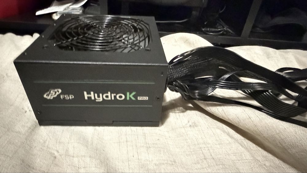 Fonte de Alimentação FSP Hydro K Pro 850W — Semi-Modular