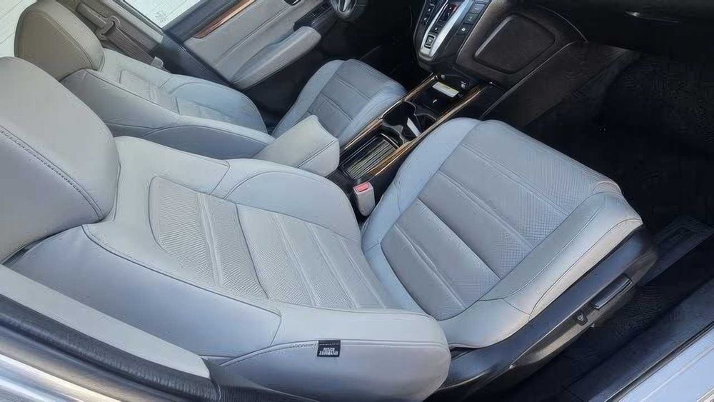 Honda CR-V Hybrid Touring      2022