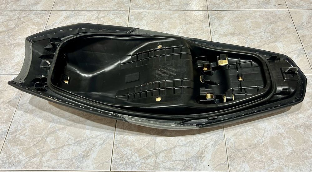 Banco mota Honda PCX 2021 a 2024 (velho por novo)