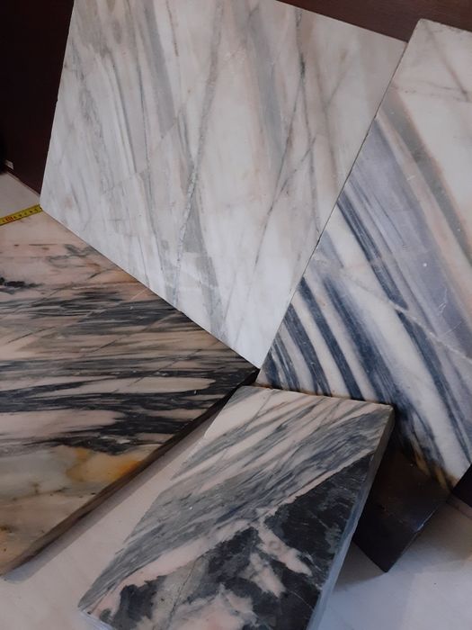 Мармурові плити, залишились невеликі розміри і