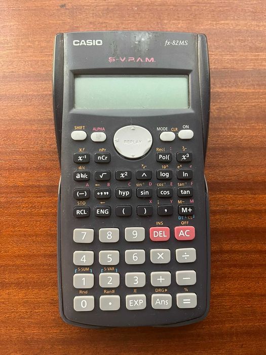Calculadora Casio fx-82MS