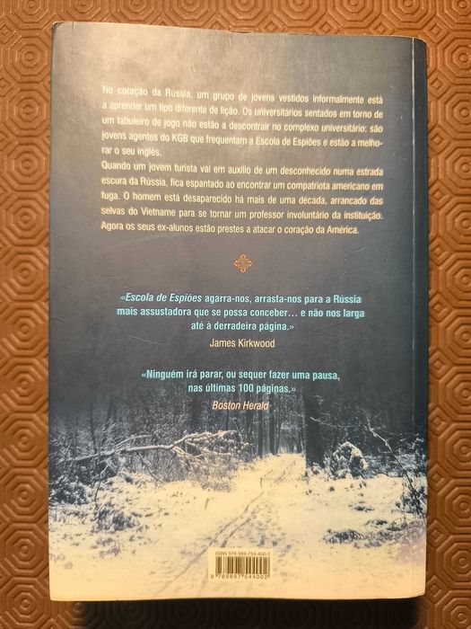 Livro Escola de Espiões de Nelson DeMille - Como Novo!