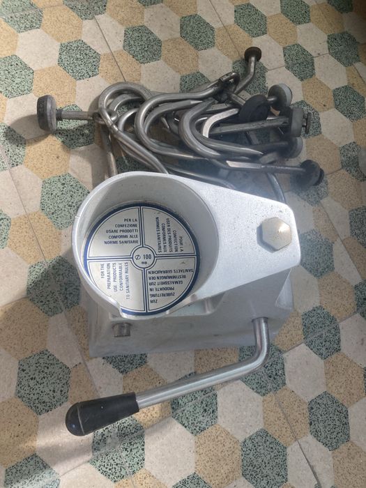 Prensa manual para hamburguer 100mm + 13 ganchos inox