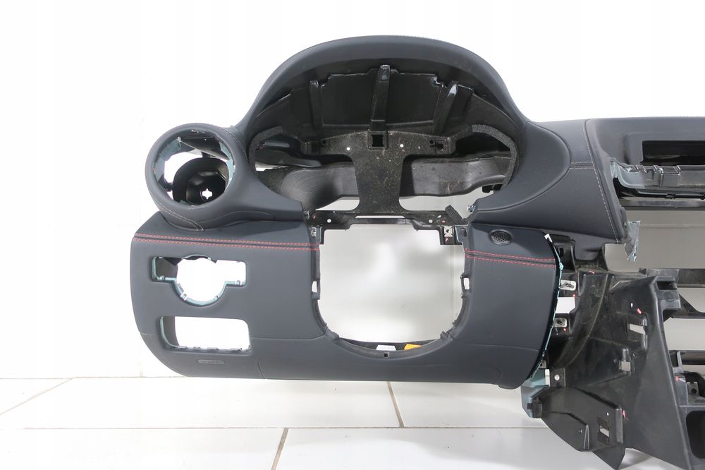 konsola mercedes amg gt c190 szara/czerwona nić