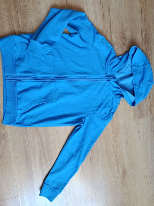 Bluza z kapturem niebieska na zamek rozmiar 128. Firma Sinsay