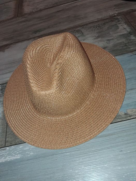 Nowy gladki kapelusz letni