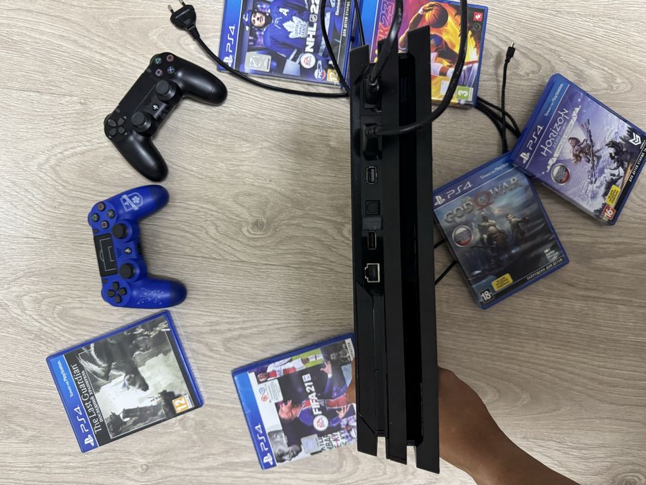 продам PS 4 pro 1ТВ