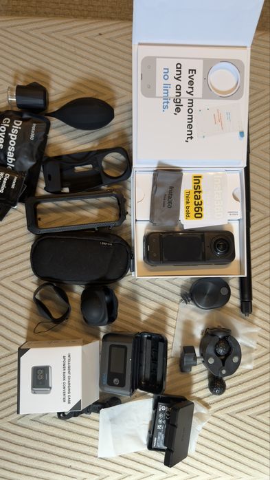Camera Insta 360 X5