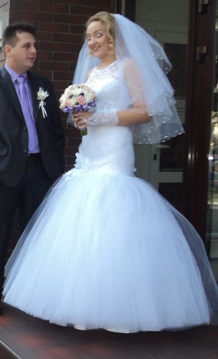 Щаслива Весільна сукня