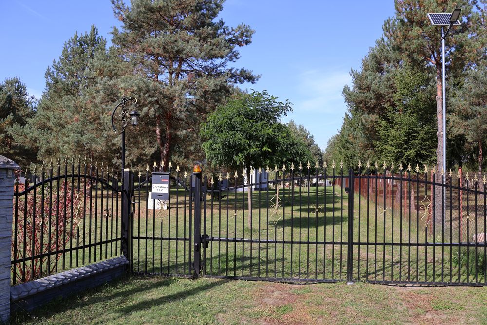Sprzedam atrakcyjną działkę z domem i pięknym ogrodem - Widok 4