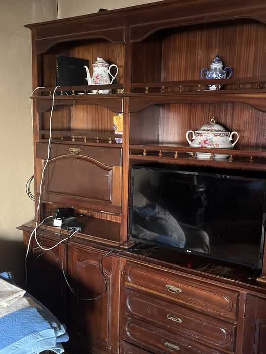 Movel de tv e loiça