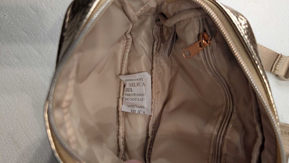 True Religion Rose Gold nerka crossbody new