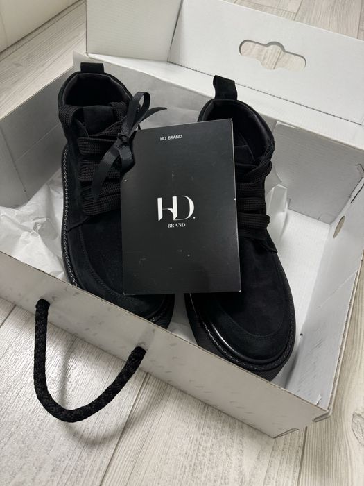 Продам жіночі хайтопи чорні, замшеві на байці, женские ботинки кеды