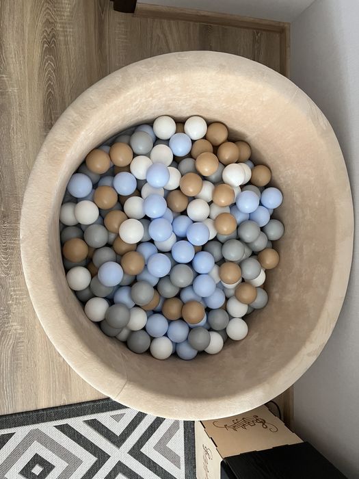 Продам сухий басейн з кульками