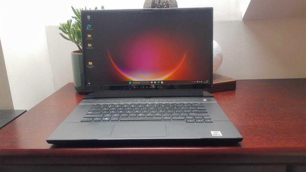 Alienware  M15 R3 i7 10gen 32GB RAM SSD 1TB Nvidia 2070 Super  8GB zam