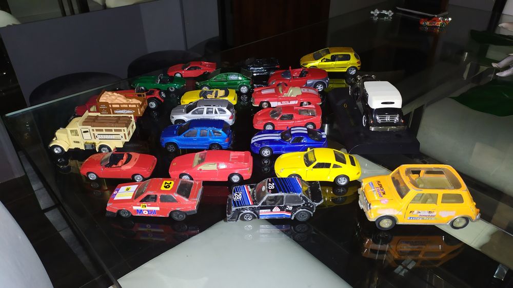 Coleção de 22 carros várias marcas