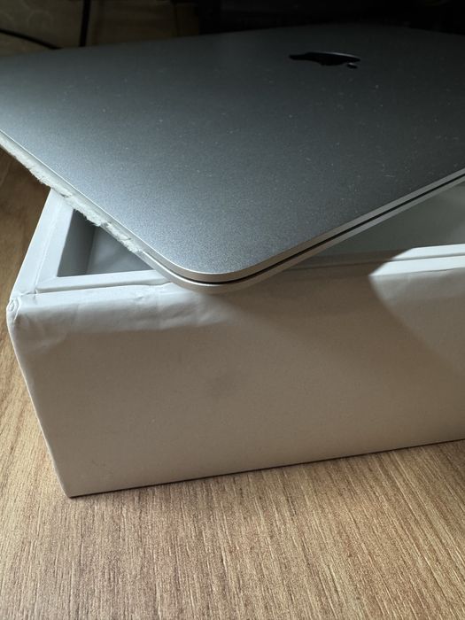 MacBook Air m1 2020 8/512