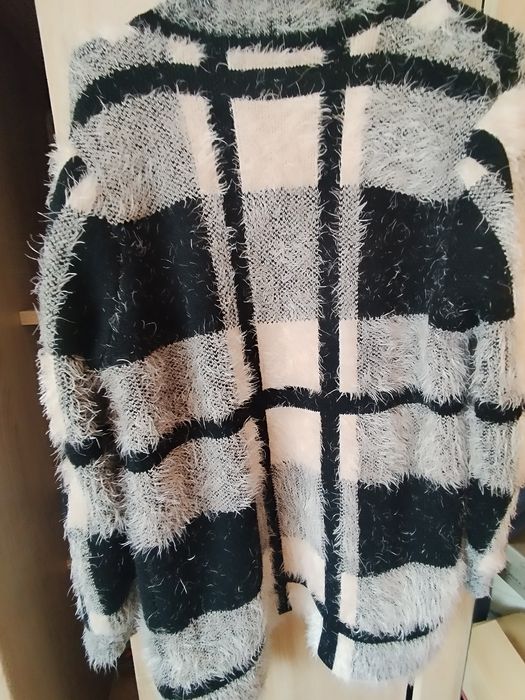 Kardigan XL. bez zapięcia.