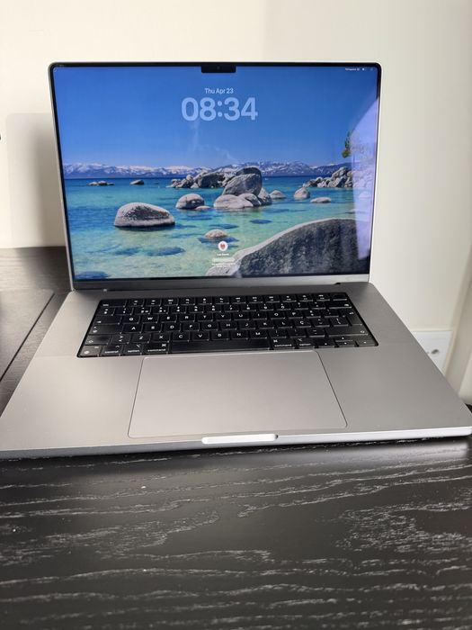 Apple MacBook Pro 16-inch (2021) M1 Pro 16GB/512GB PT — Excelente Estado