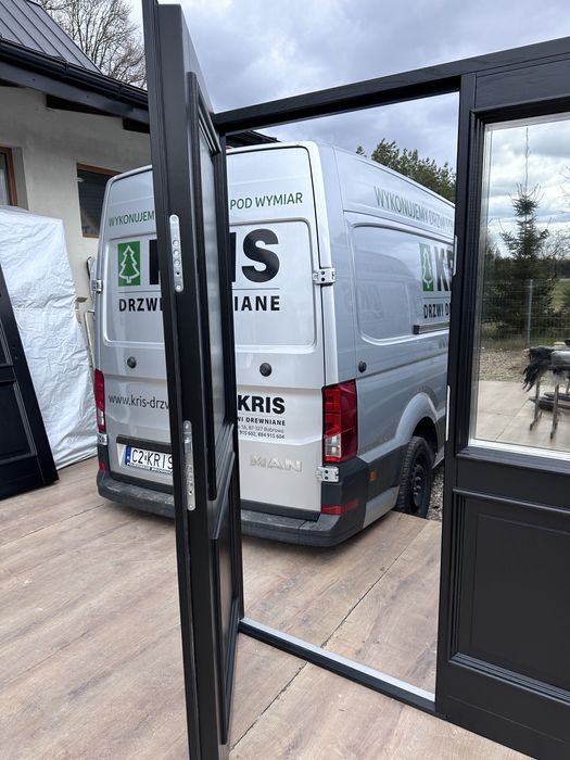 Drzwi zewnętrzne drewniane Z doświetlem czarne Czarne Na Wymiar Montaż