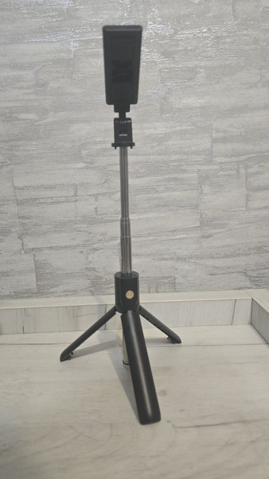 Селфі палка з пультом. Штатив. Тринога
