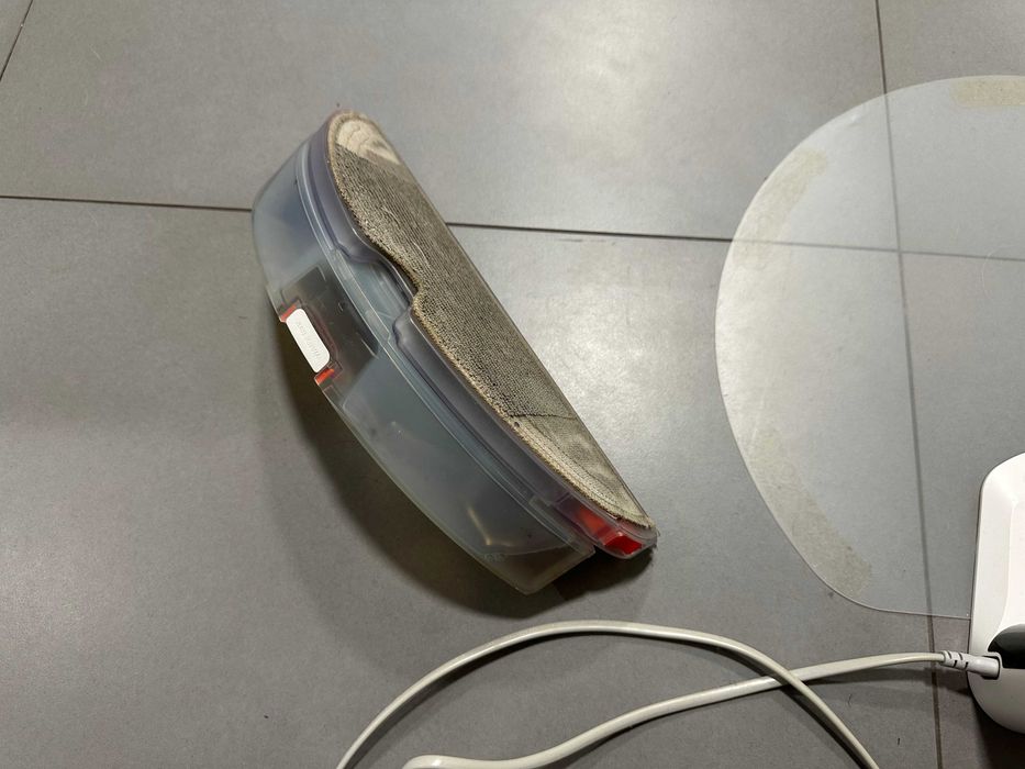 Aspirador robô 2-em-1 (aspira e mopa) – Xiaomi Roborock S5 Max branco