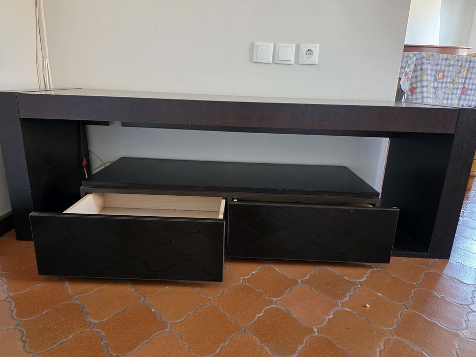 Móvel TV com consola