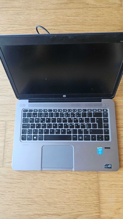 Computador portátil HP i7 8GB RAM 240GB HD WIN 10 PRO