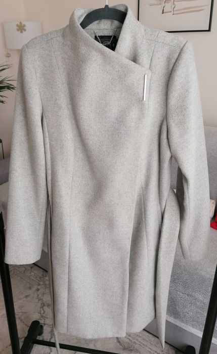 Szary płaszcz jesienny Mohito 38 wiązany