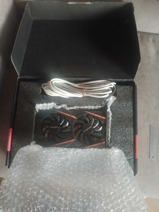 продам комплектующі пк Radeon (TM) RX 460 Series (4 GB)