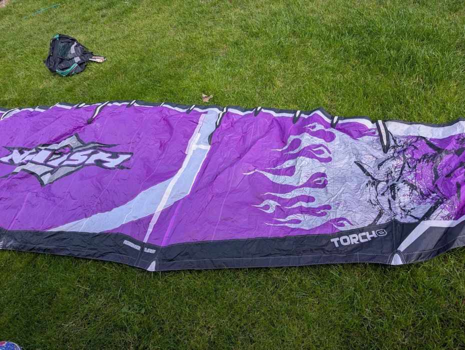 Kite Latawiec Naish Torch 8m - do naprawy (kitesurfing)