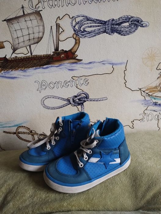 Черевики Clarks.
