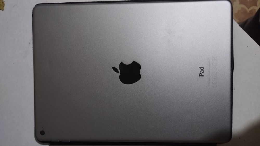 Продаётся iPad на запчасти