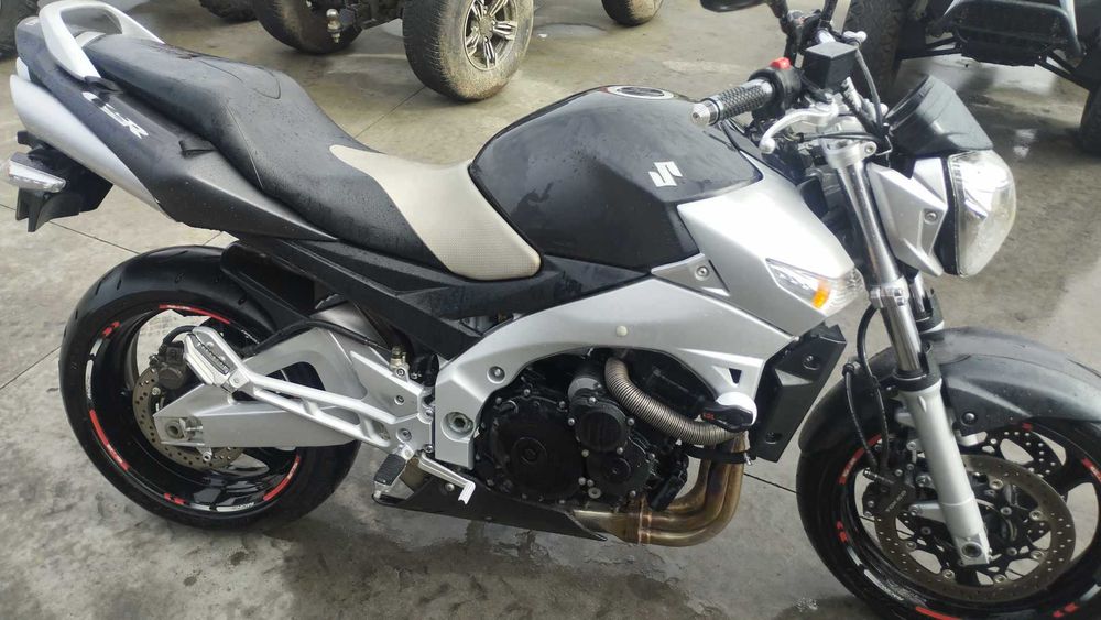 vendo suzuki gsr 600
