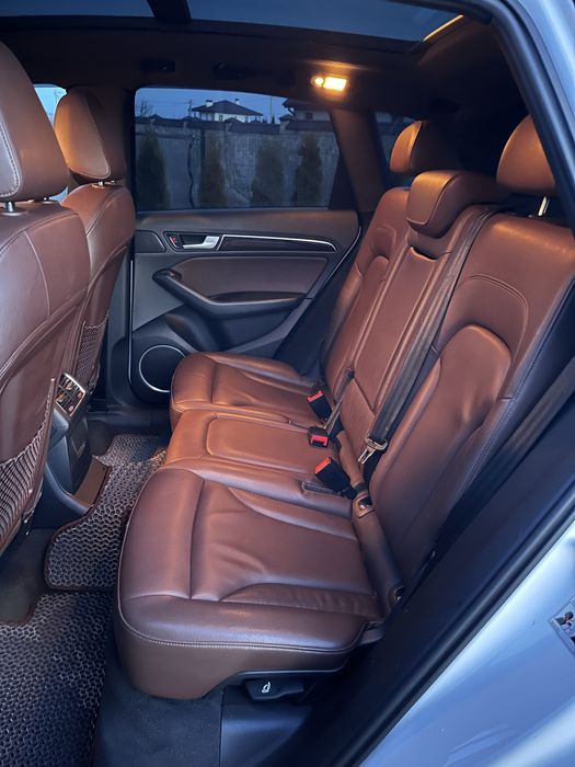 Audi Q5 2015 БЕЗ ДТП  Повністю обслужене та доглянуте авто.