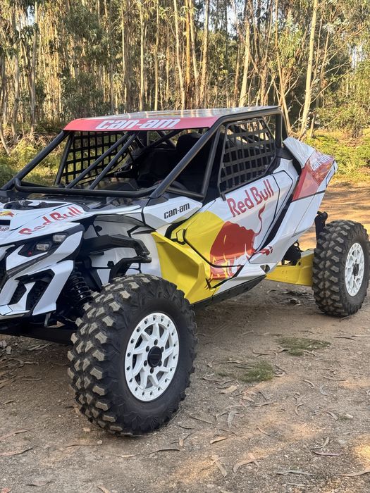 Can am Maverick R 2025