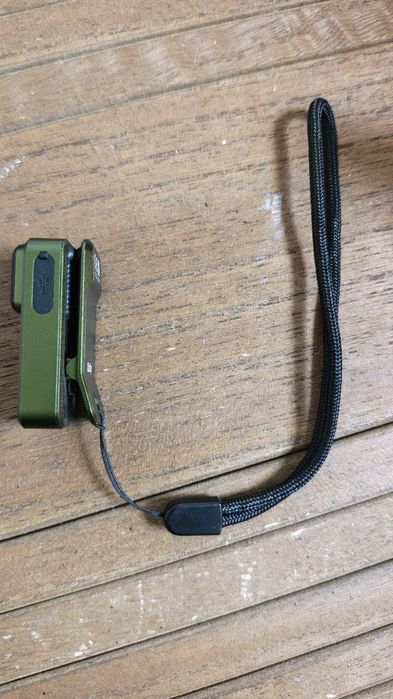Latarka Olight Oclip, zielona, Edc