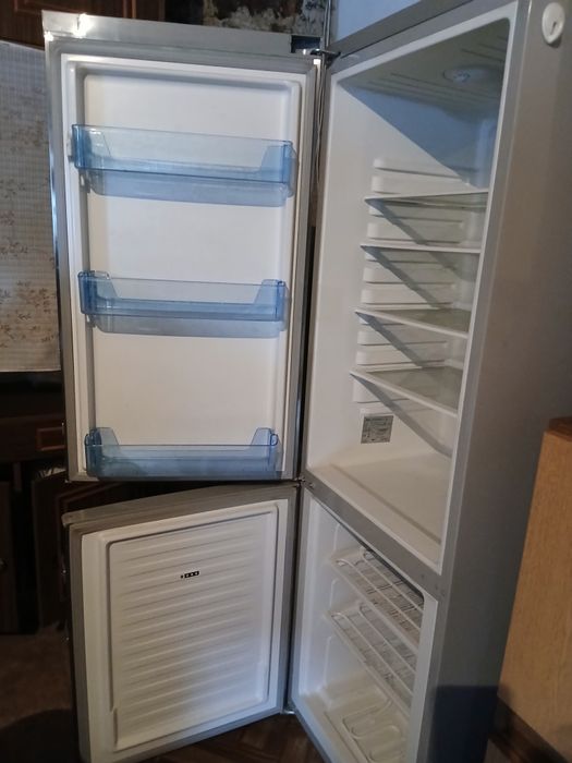 Lodówko zamrażarka używana Amika srebrna