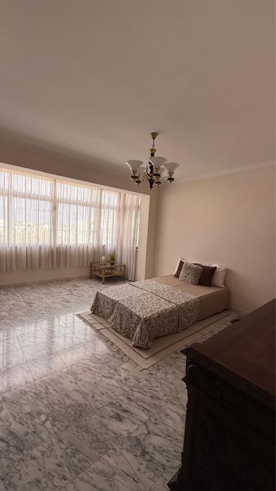 Quarto para casal em Laranjeiro