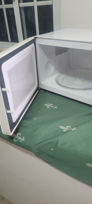 Micro-ondas a funcionar bem