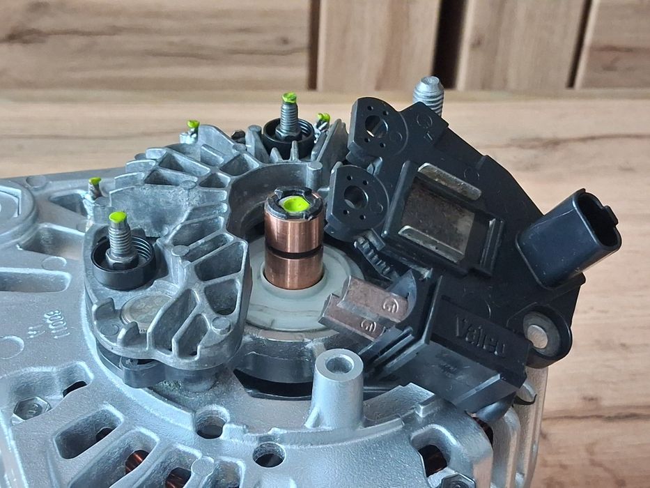 Alternator Valeo 110A Megane II 1.4 1.5 1.6 SCENIC 2  Dacia Duster HS