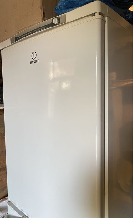 Холодильник Indesit SB167.027
