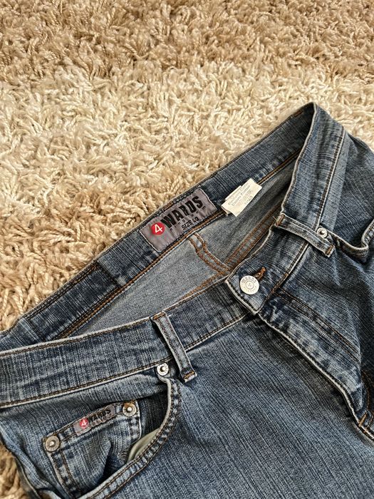 Джинсы Bootcut